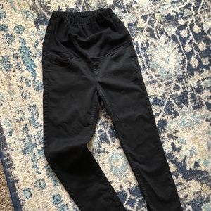 Black maternity skinny pants like new